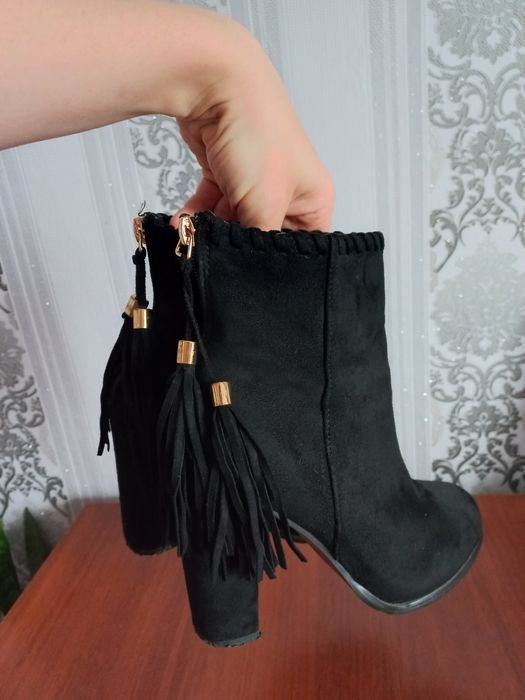 Замшеві ботильйони