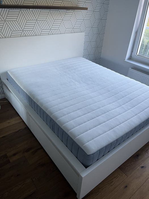 Łóżko MALM Ikea, z metaracem Valevag i szufladami, 160x200