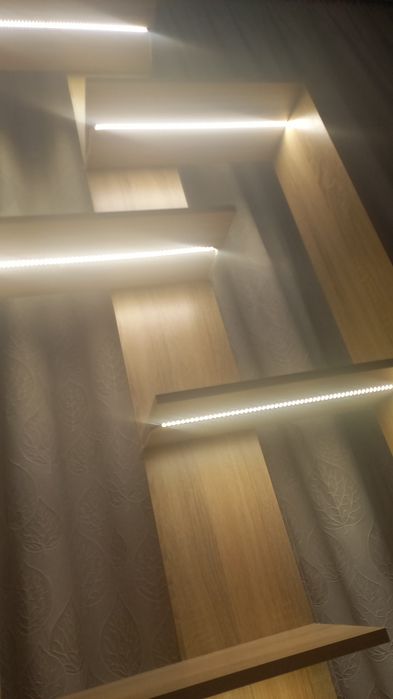 Полиці із led-підсвіткою для квітів / речей