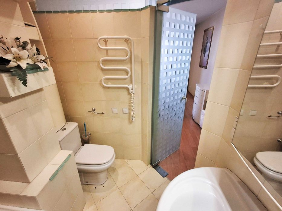 Оренда чудової 2 кімнатної квартири біля метро Позняки, 90м2, вул. Бориса Гмирі, 1/2