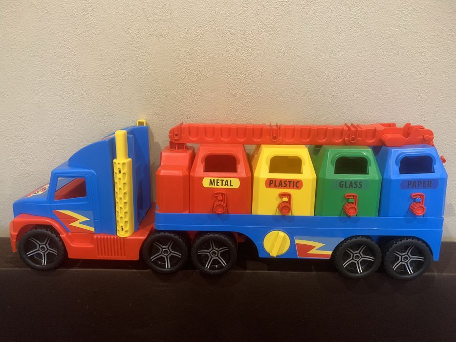 Ciężarówka wader z kontenerami