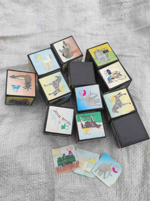 Дитячі іграшкові кубики