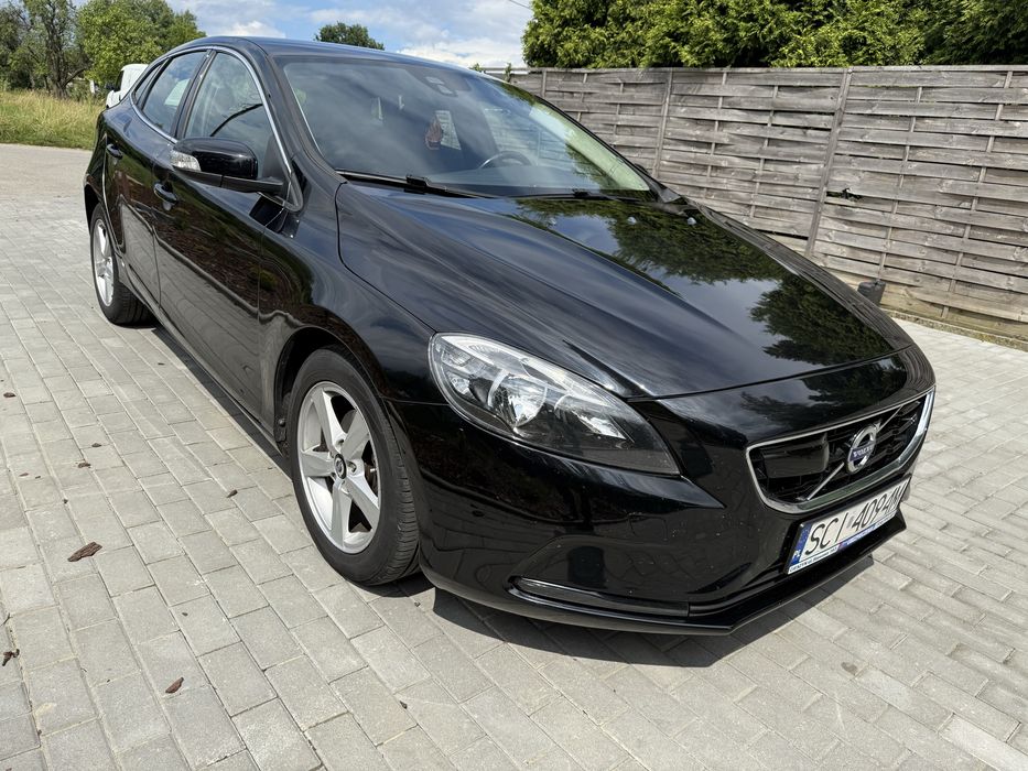 Volvo v40 D2 2014 oryginalny niski przebieg