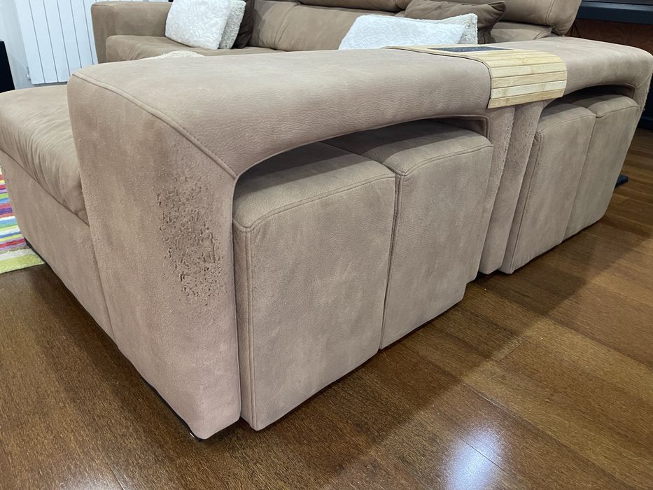 Sofa 3 lugares com chaise long e banqueta usados