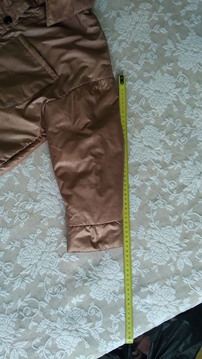 Курточка-вітровка для дівчинки.