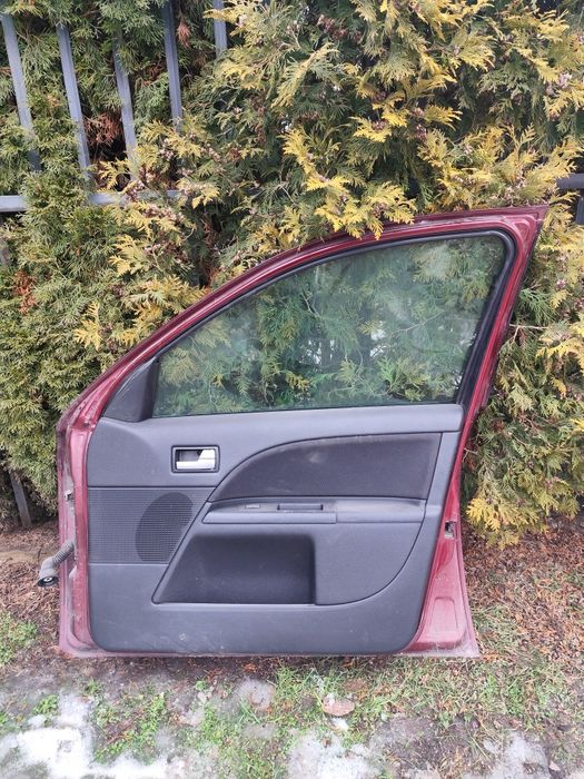 Drzwi ford mondeo MK3 2005 czerwone