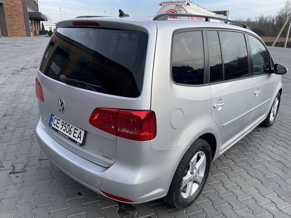 Volkswagen Touran 2.0 tdi 2012 року