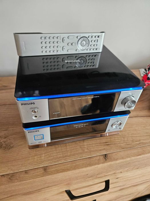 Mikrowieża Philips MCD 716