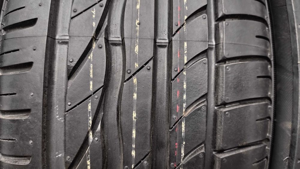 Шини 205/55R17.  Bridgestone. нові