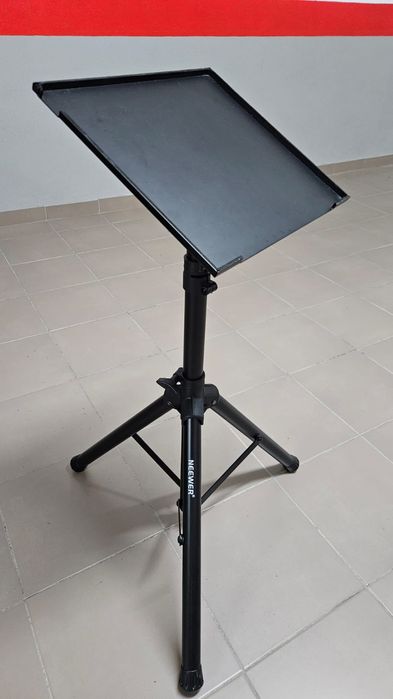 Suporte Tripé Neewer para Portátil ou Projetor – Altura Ajustáve