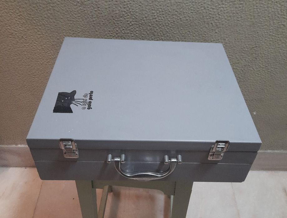 Caixa utilitária madeira