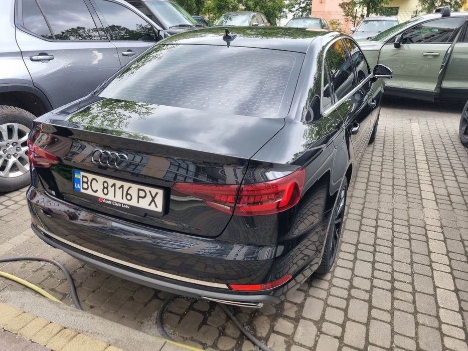 Audi A4 2019 VIN WAUGMAF41KA058891 фото оголошення 3 з 17