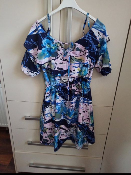 Sukienka w rozmiarze M nowa