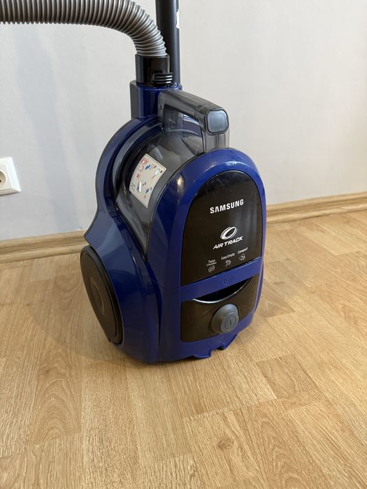 Пилосос для сухого прибирання без мішка Samsung