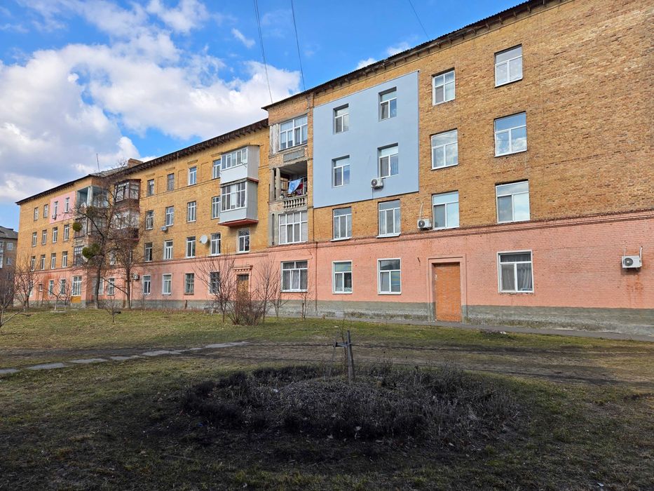 Простора кімната в 4-кім. квартирі, Гайок!