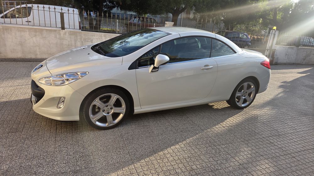 Pegeout 308 CC em ótimo estado de conservação com apenas 48.000 km de único dono.
