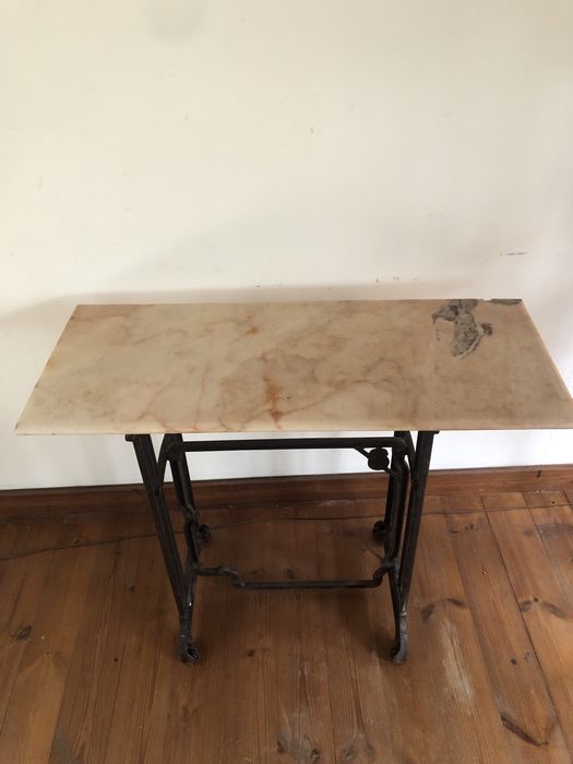 Mesa de costura antiga