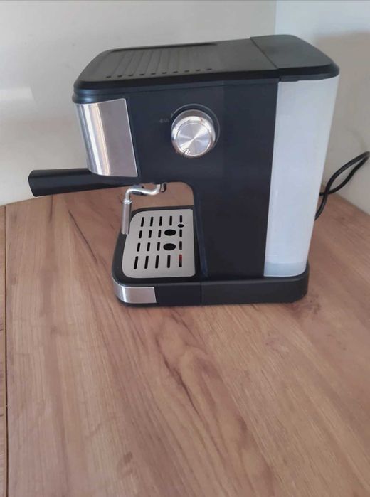 Ekspres do kawy ze spieniaczem