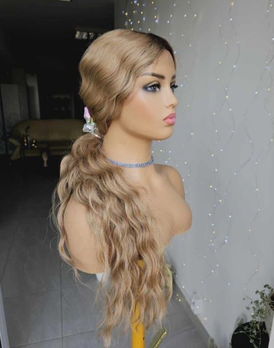 Długa peruka fale Kaja ciemny blond z odrostem lacefront