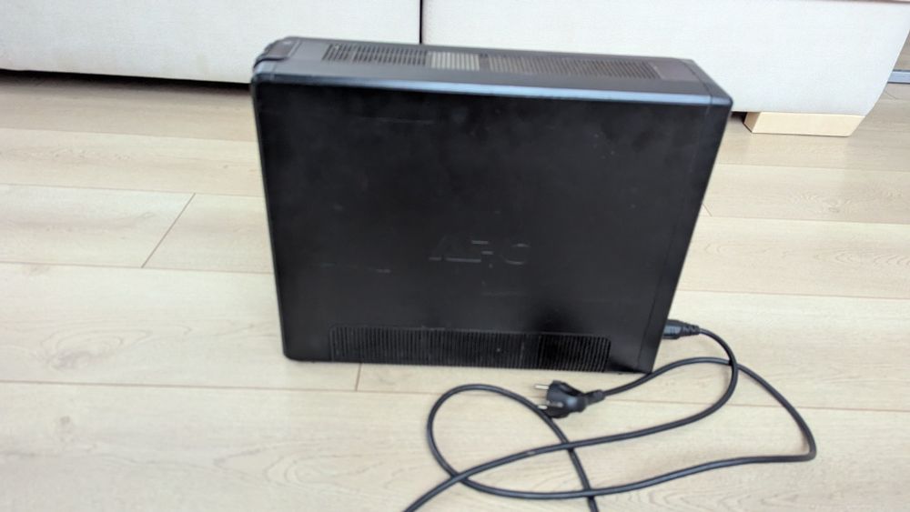 ДБЖ APC Back-UPS PRO 1200 чистий сінус з батареєю для  ноута, телефону