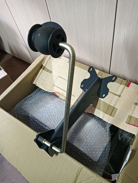 Fendt 724 Scr uchwyt śruby rzymskiej centralnej tył