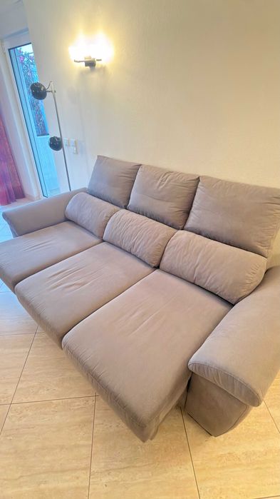Sofá 3 lugares com assentos extensíveis – muito confortável