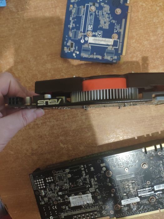 Відеокарта gt 240 asus gtx550Ti GTX 680