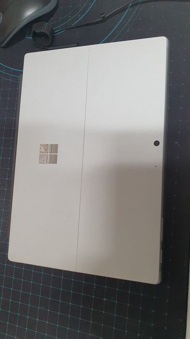 Microsoft  Surface pro 7 plus
