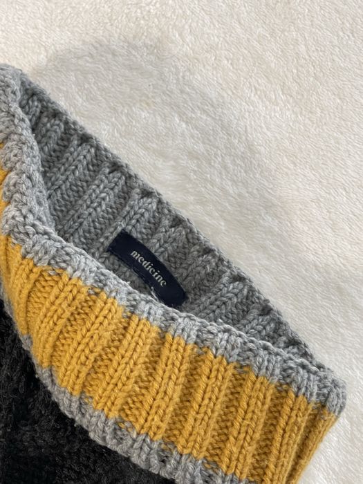 Czapka z pomponem Medicine