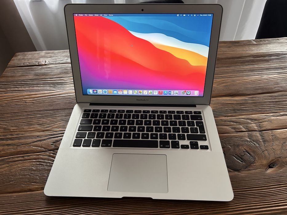 MacBook Air 13” 128 GB SSD 8 GB RAM