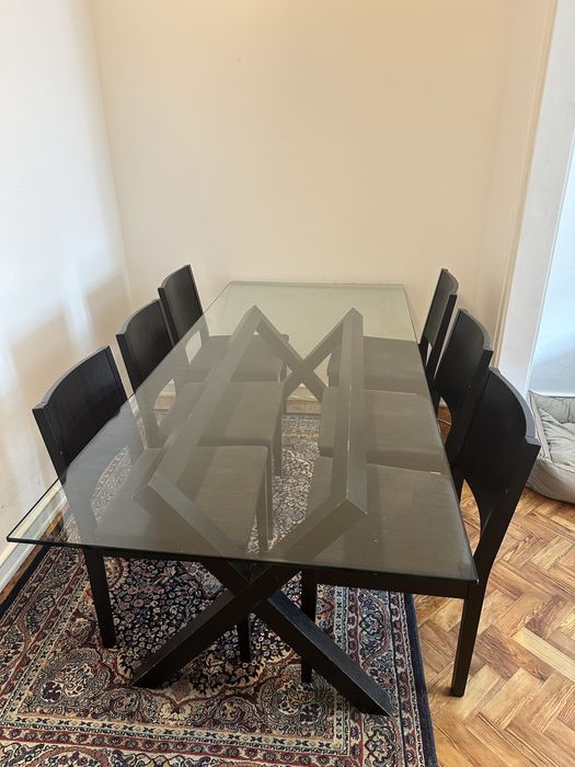 Mesa de vidro com 6 cadeiras