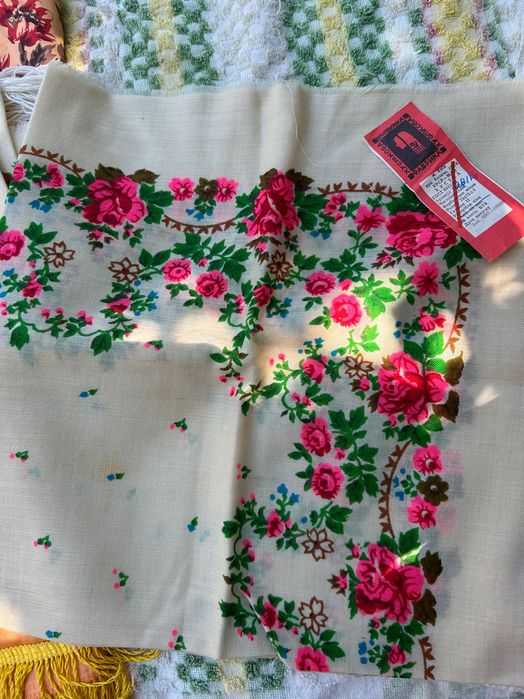 Продам хустинки в хорошому стані ( нові)