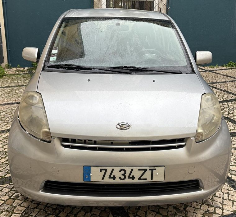 Carro sirion 1.o 2004