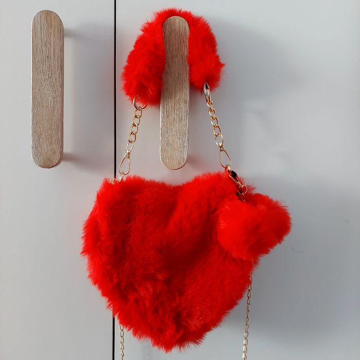 Walentynki czerwona torebka serce z milutkiego futerka miś