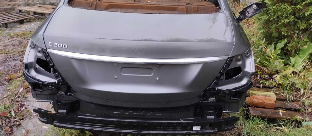 Mercedes E-Klass W213 Крышка багажника седан универсал
