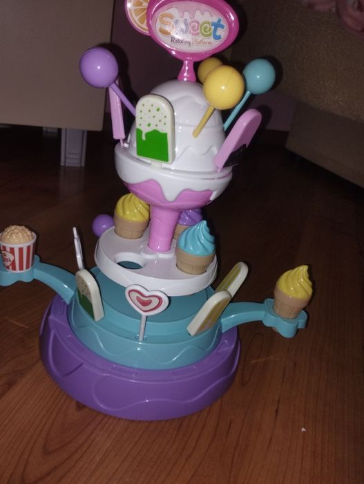 Дитячий магазин солодощів ( морозиво)