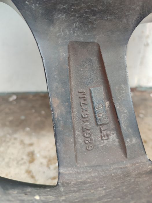 Продам диски с резиной 205 55 16