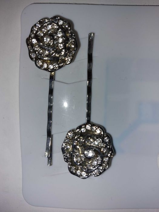Spinki wsuwki kolor srebrny kwiaty różyczki 5,7cm NOWE