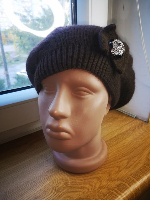 Берет шапка жиночий теплий коричневий