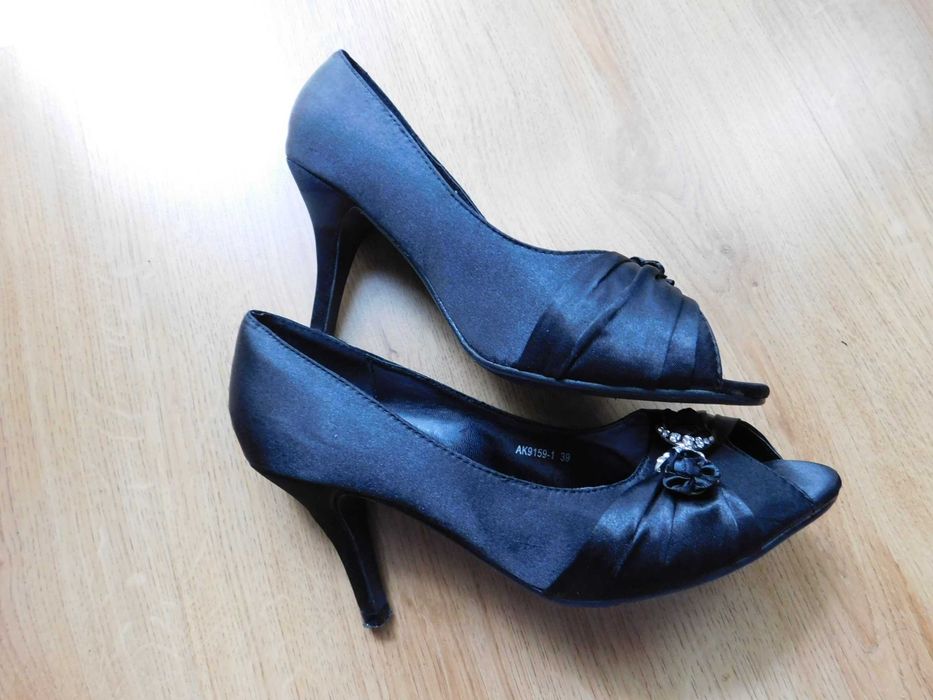 NOVA buty czarne szpilki 39