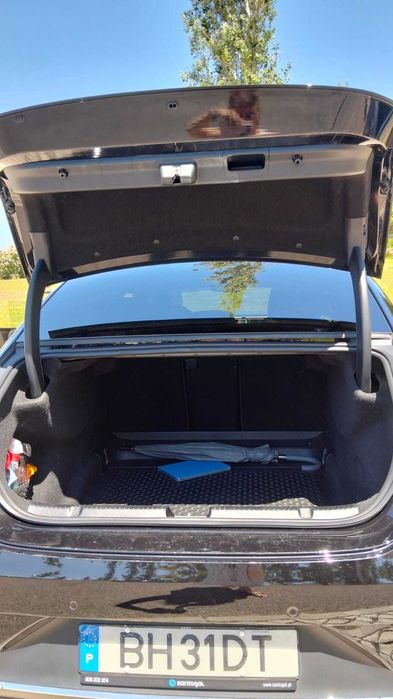 Mercedes EQE 350 com IVA Dedutivel