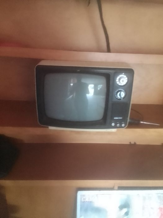 Televisão antiga