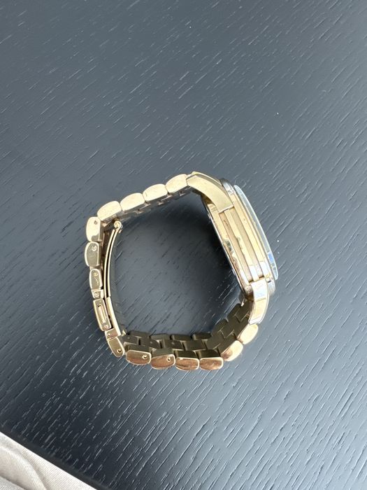 Relógio dourado Michael Kors