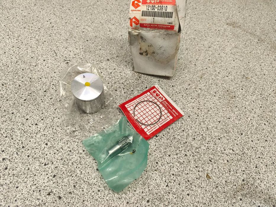 Tłok, pierścień Suzuki RM 80 RM80