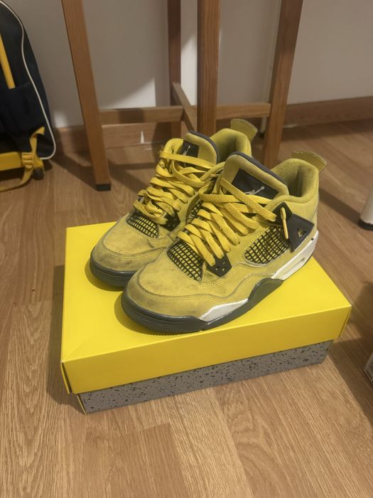 Air Jordan 4 Retro Lightning Yellow