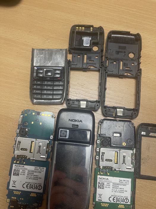 Nokia E 51 на запчастини