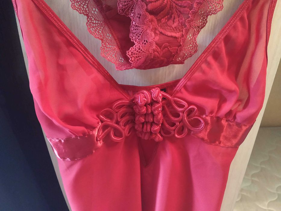 Червоний жіночий пенюар, розмір S