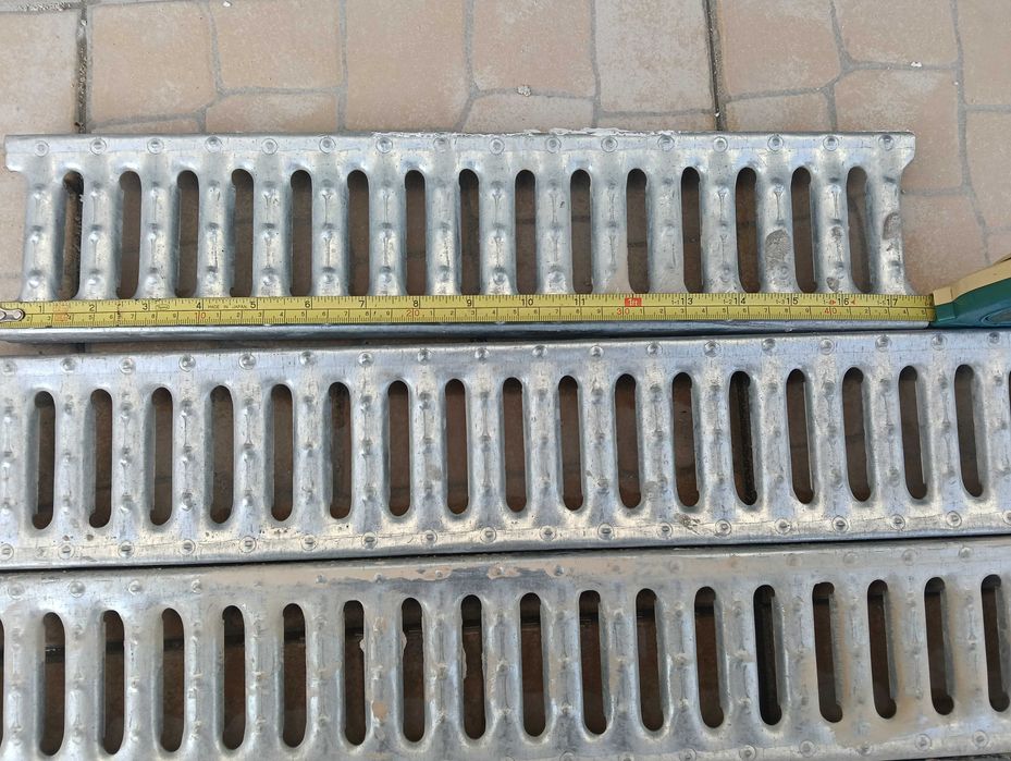 3,45 MT de Caleiras de aço galvanizado 10cm novas