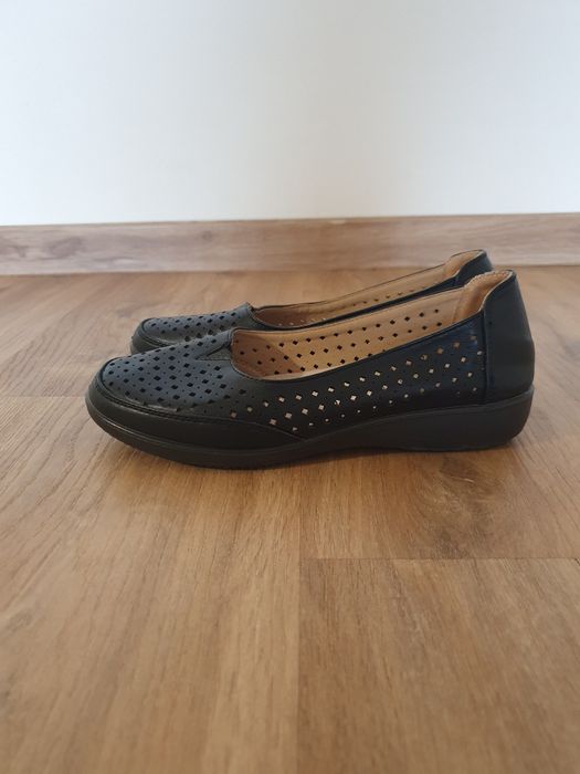 Półbuty Dr Jan skórzane mokasyny baleriny przyjazne dla stóp