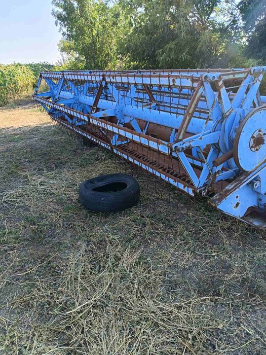 Жатка зернова (New Holland Bizon)